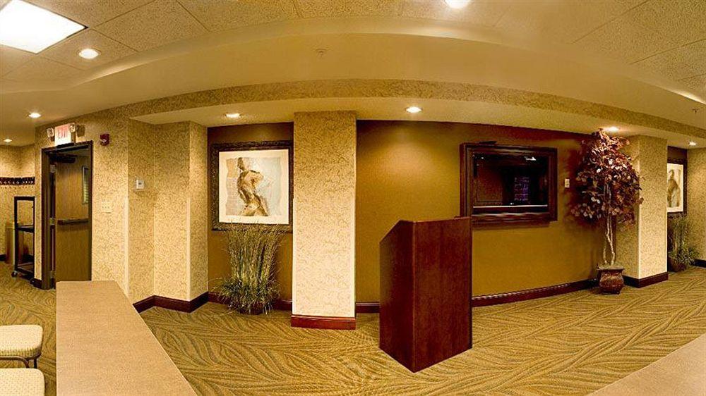 Hampton Inn Warsaw Dış mekan fotoğraf