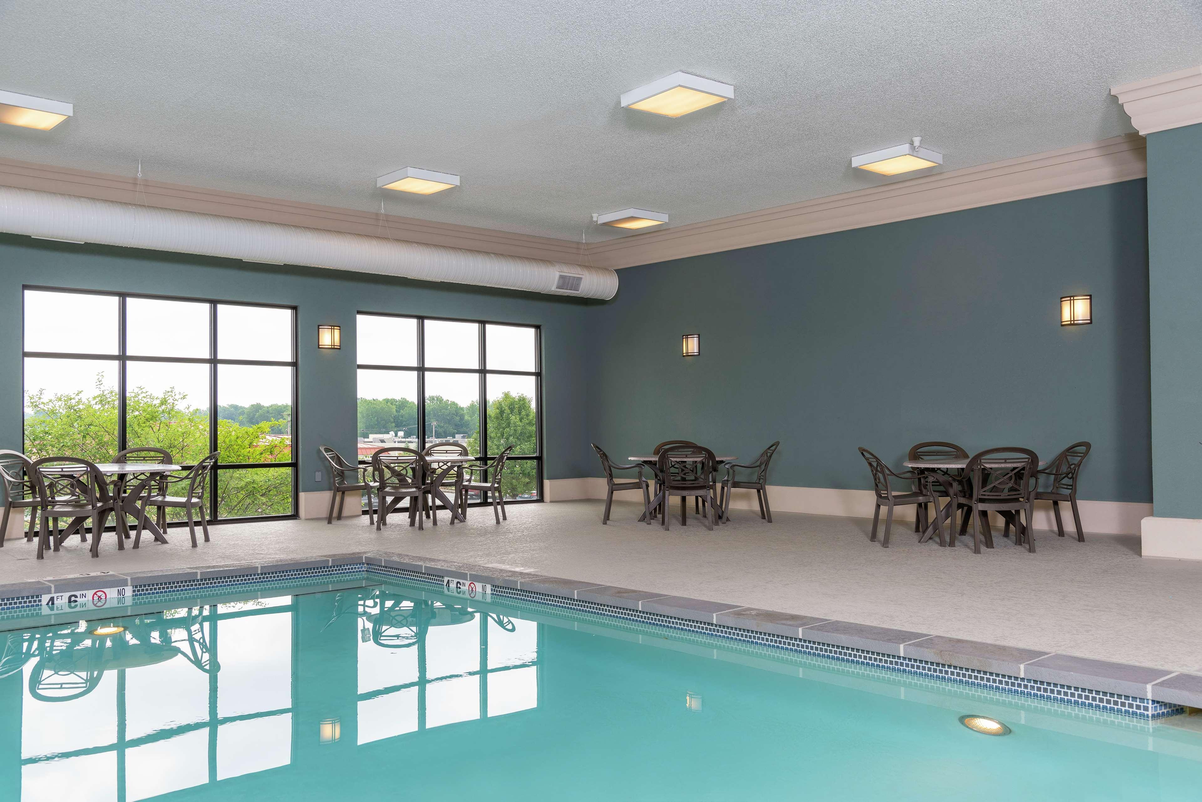Hampton Inn Warsaw Dış mekan fotoğraf