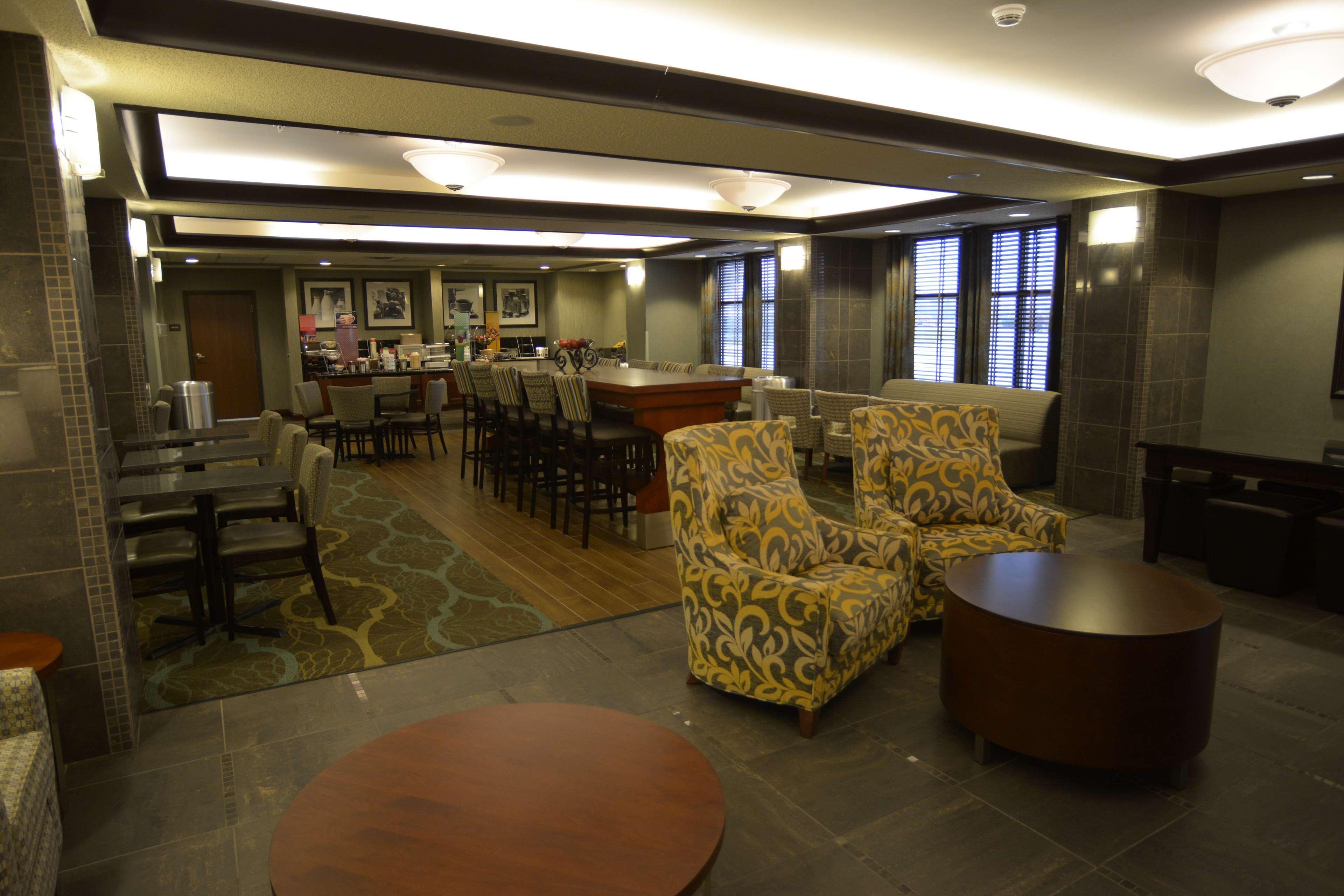 Hampton Inn Warsaw Dış mekan fotoğraf