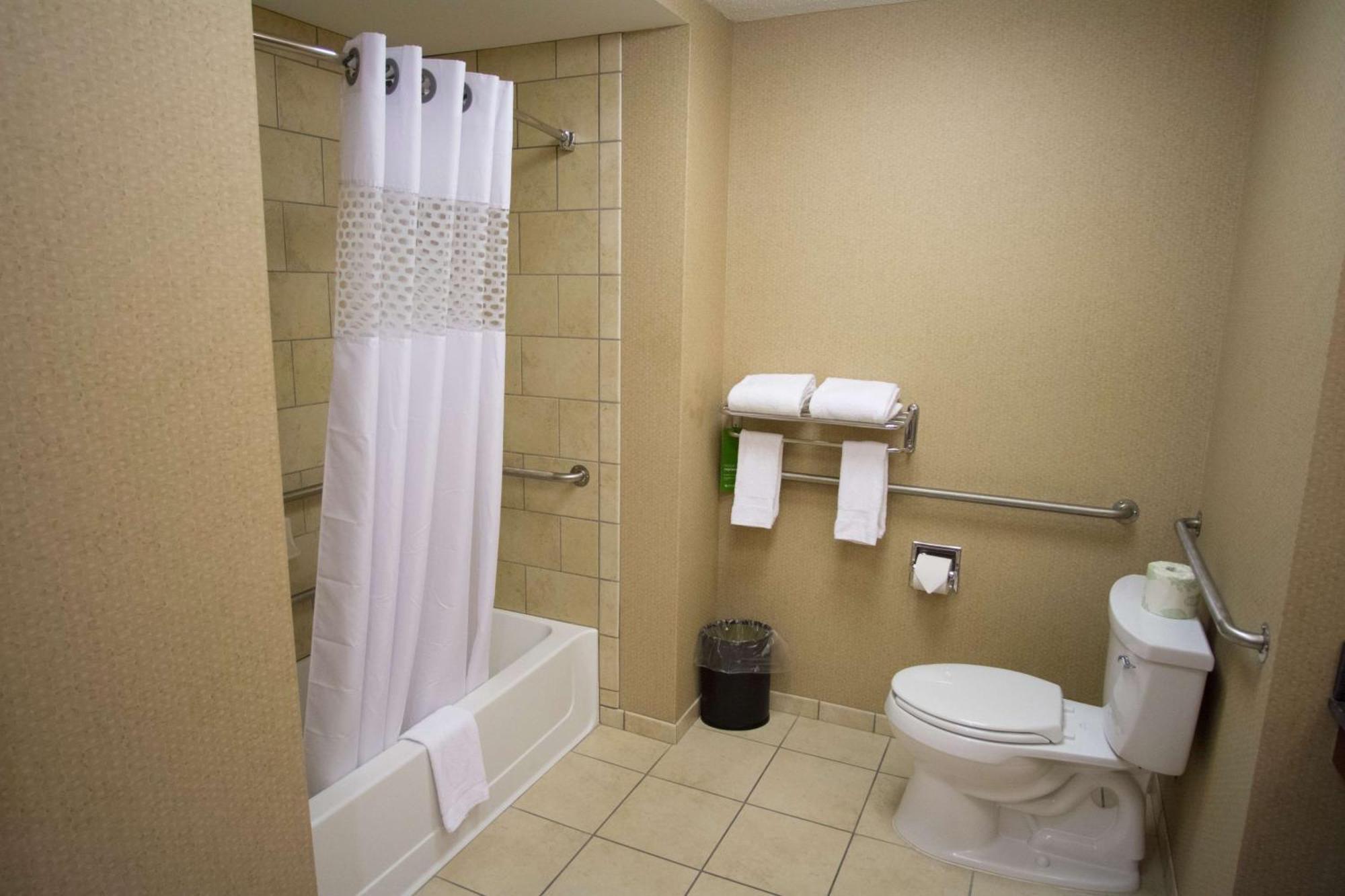 Hampton Inn Warsaw Dış mekan fotoğraf