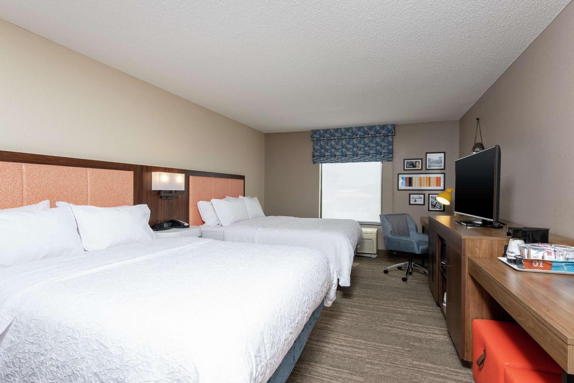 Hampton Inn Warsaw Dış mekan fotoğraf
