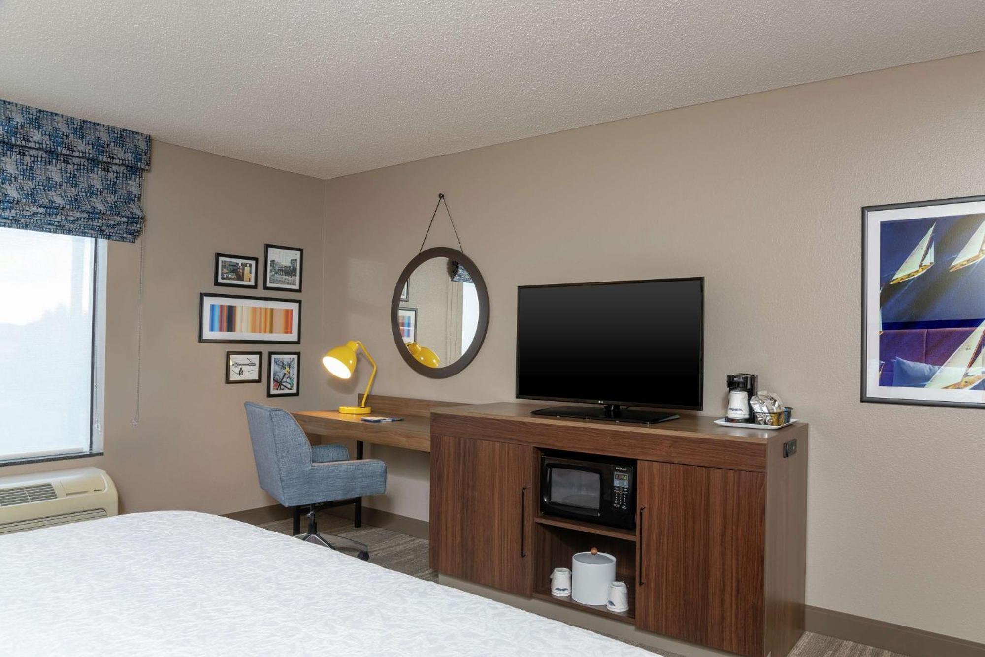 Hampton Inn Warsaw Dış mekan fotoğraf