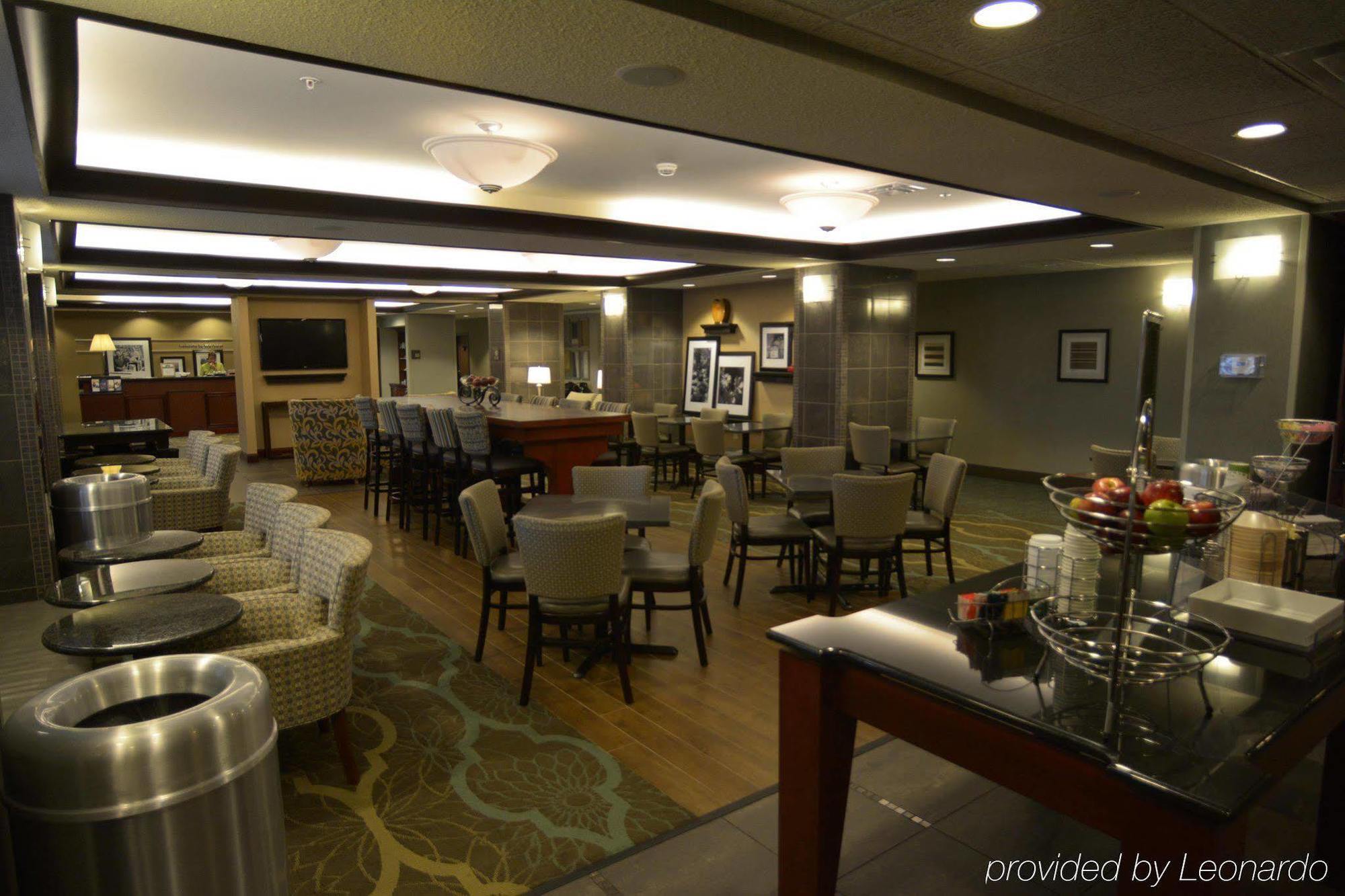 Hampton Inn Warsaw Dış mekan fotoğraf