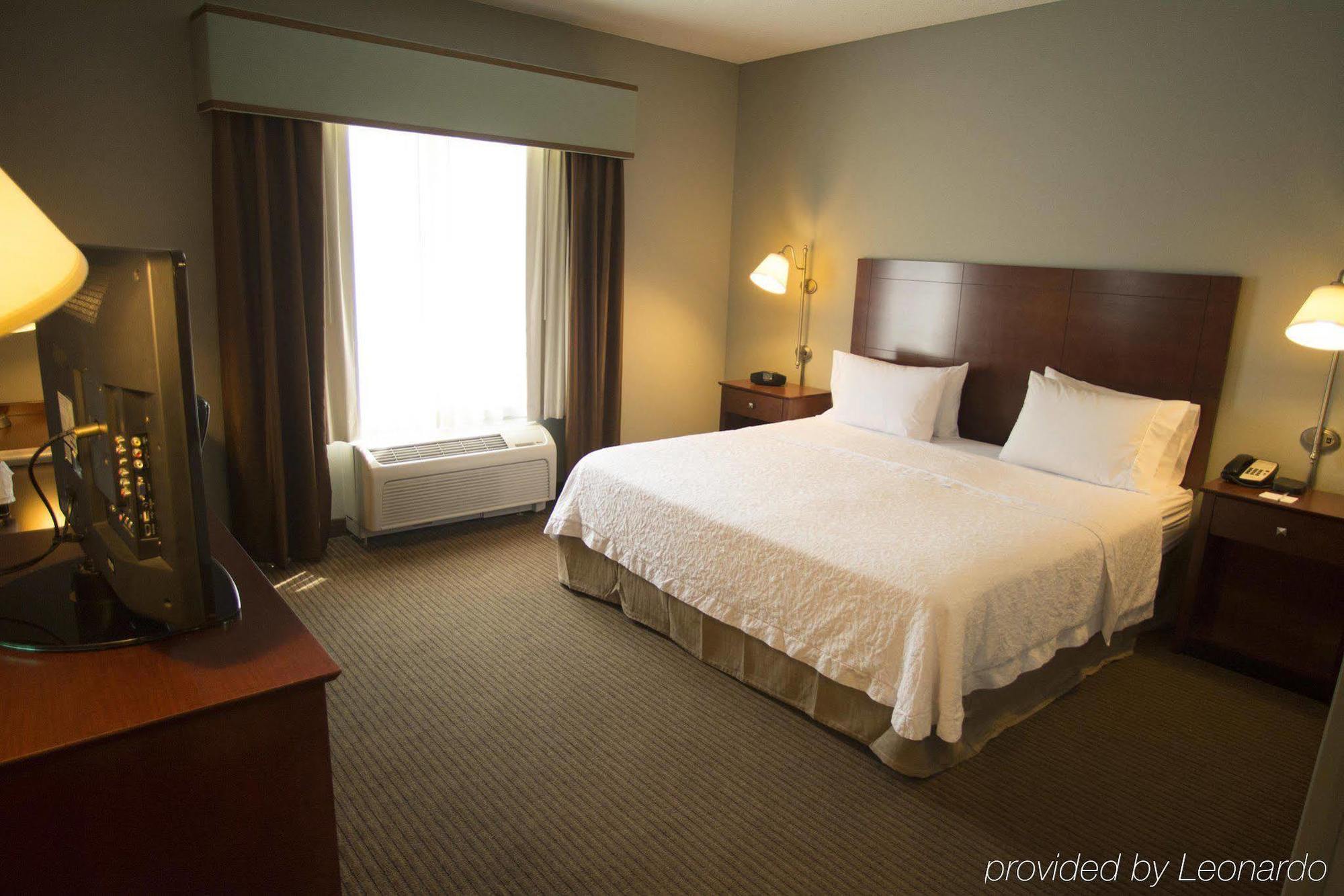 Hampton Inn Warsaw Dış mekan fotoğraf