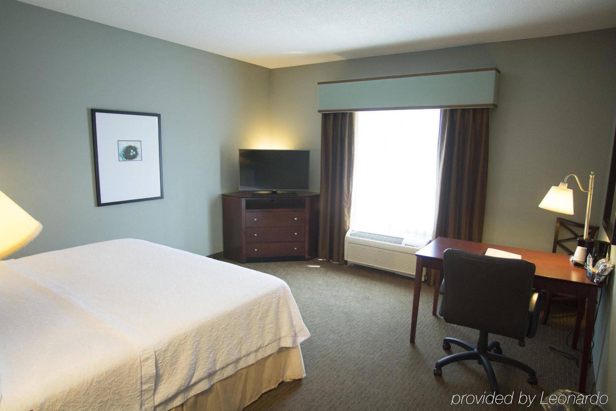 Hampton Inn Warsaw Dış mekan fotoğraf