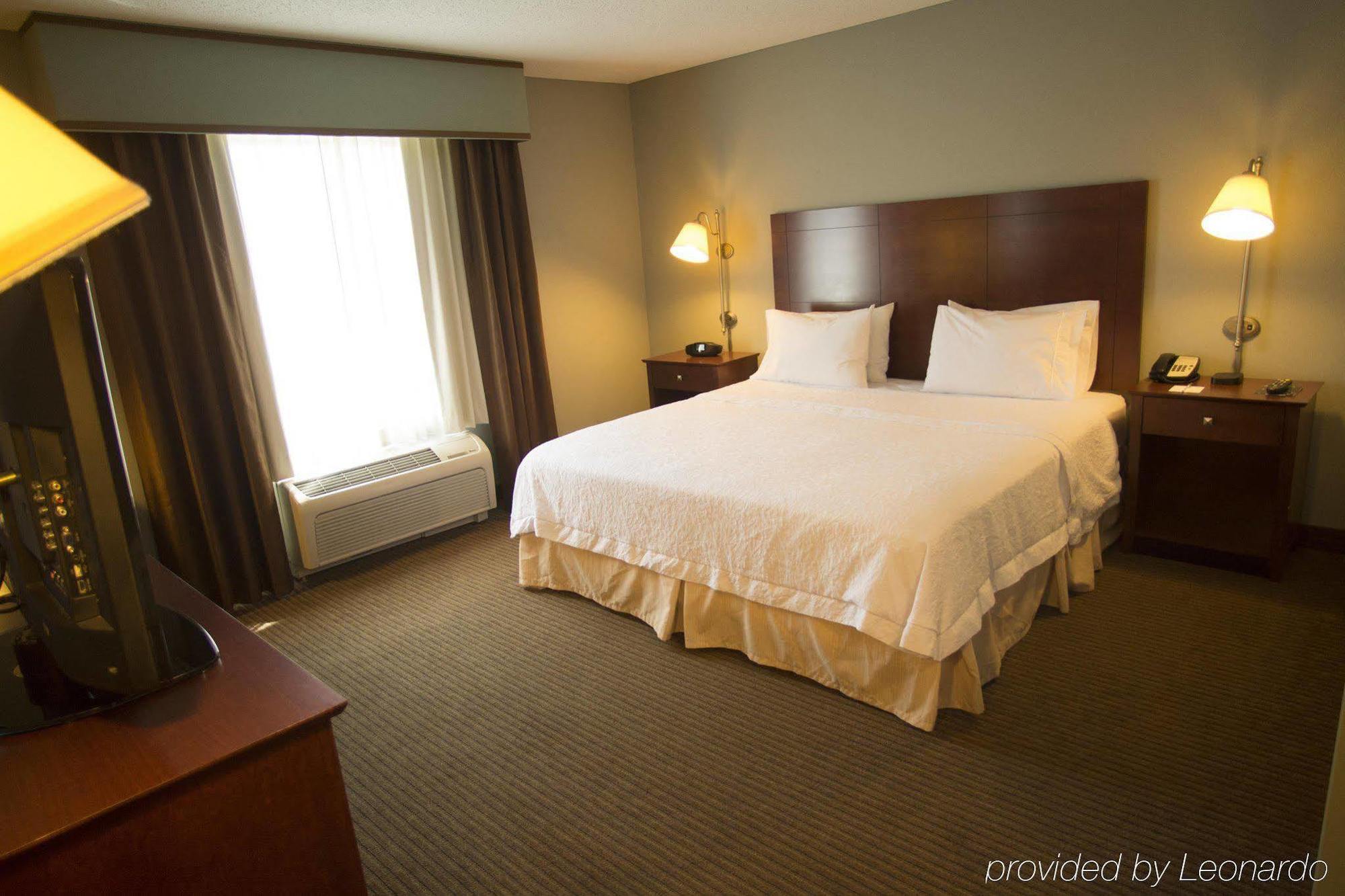 Hampton Inn Warsaw Dış mekan fotoğraf