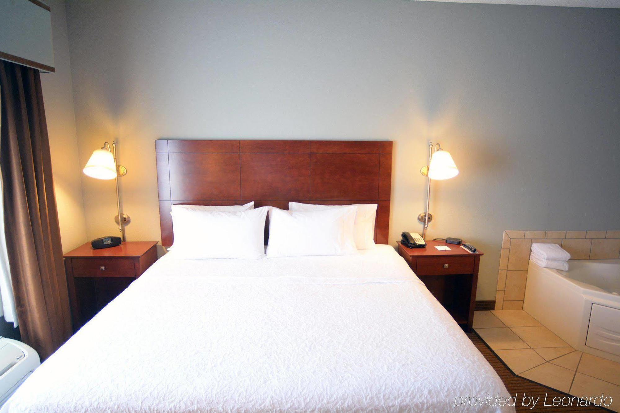 Hampton Inn Warsaw Dış mekan fotoğraf